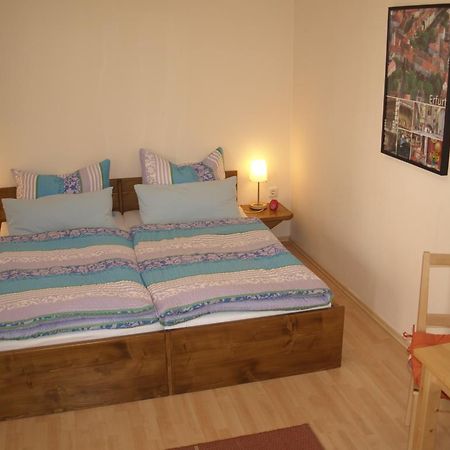 Gaestehaus In Der Gotthardtstrasse Ерфурт Екстериор снимка